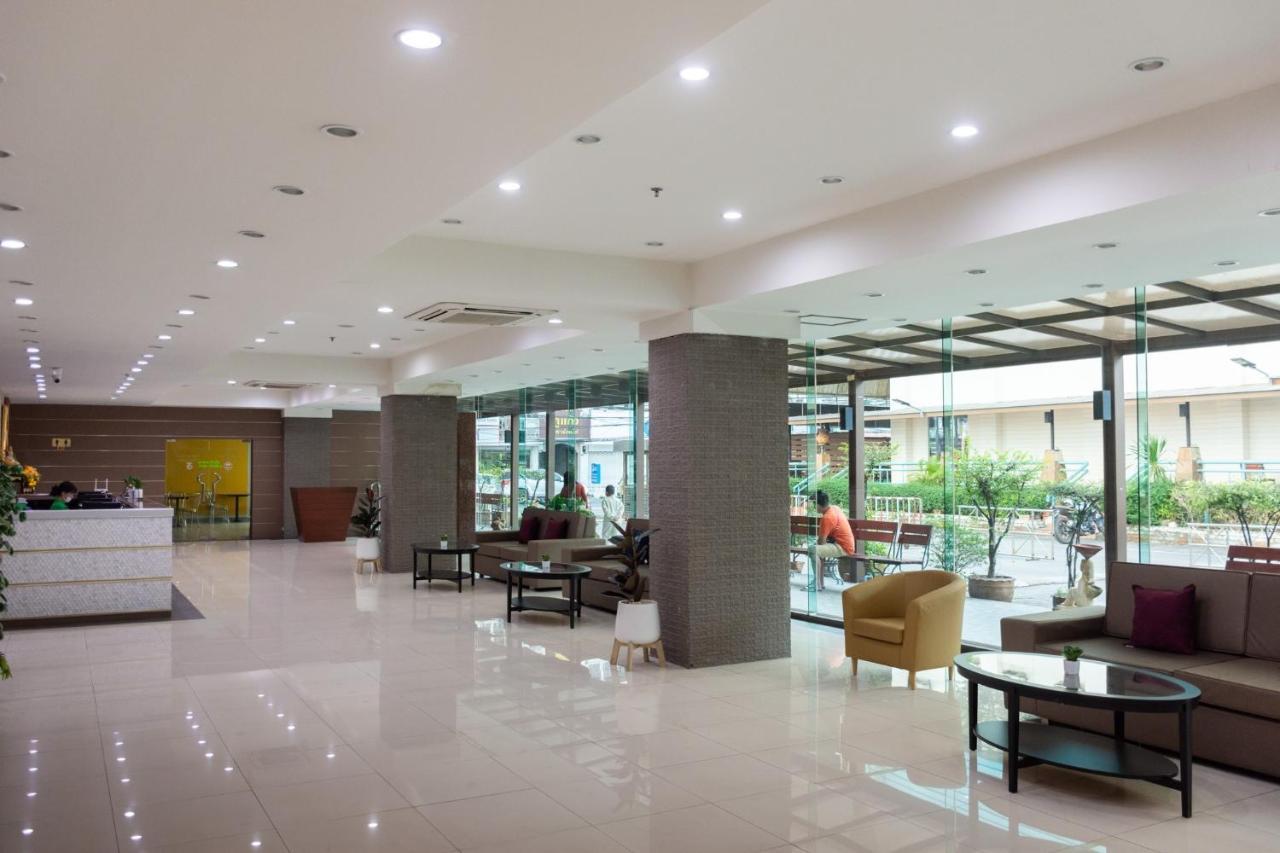 Mayflower Grand Hotel Korat Nakhonratchasima Exterior foto